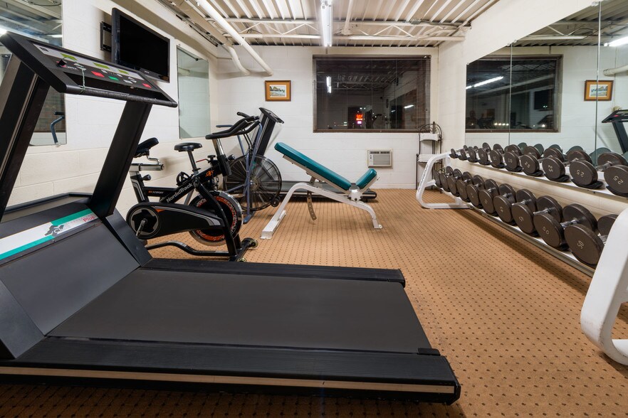 More Photos Of 2759 Mount Pleasant St, Burlington Hotel For Sale