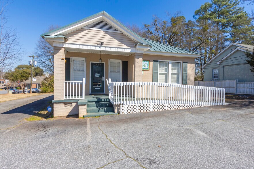 More Photos Of 2816 E North Ave, Anderson Funeral Home For Lease