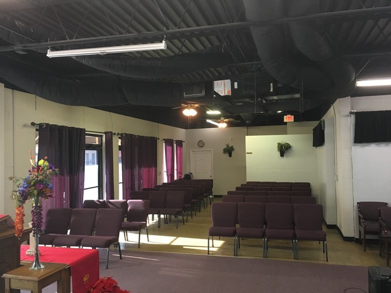 More Photos Of 6636 E WT Harris Blvd, Charlotte Light Distribution For Lease