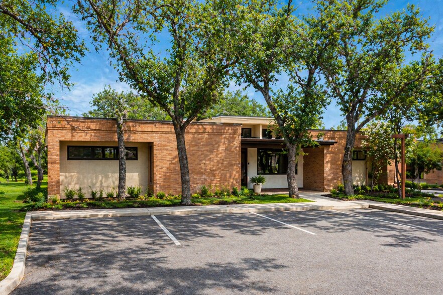 Primary Photo Of 13438-1 Bandera Rd, Helotes Office For Sale
