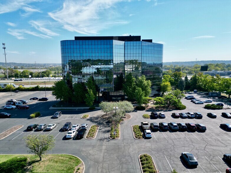 More Photos Of 11260 Chester Rd, Cincinnati Office For Lease