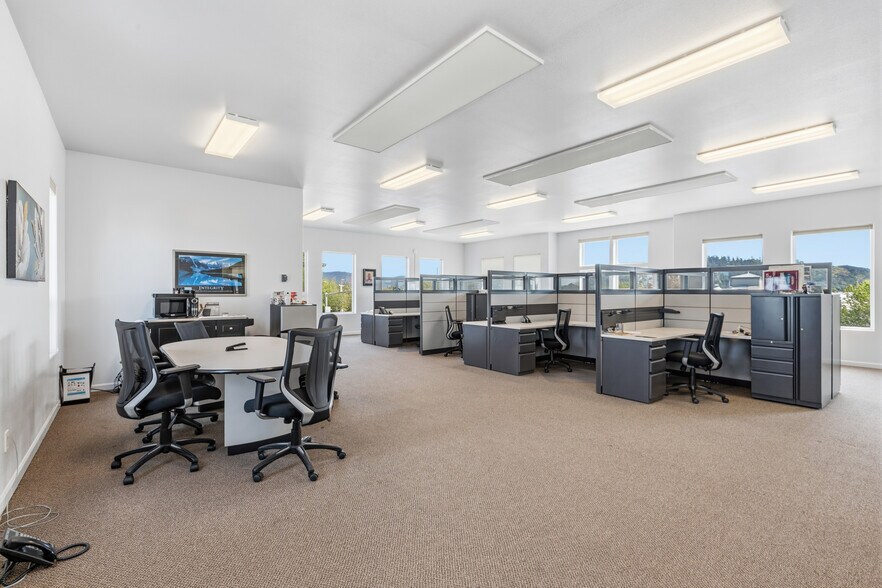 More Photos Of 1202 Commercial Ave, Anacortes Office For Sale