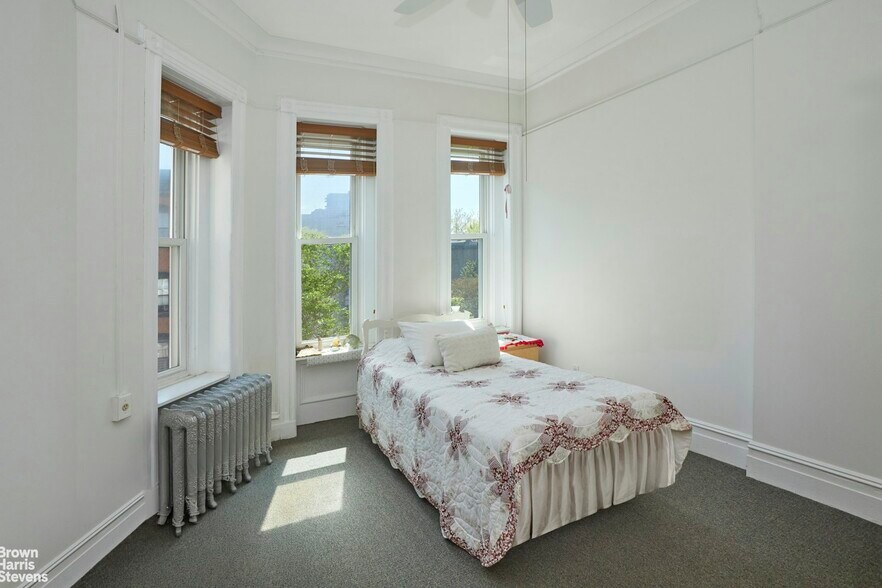 More Photos Of 475 E 115th St, New York Flex For Sale