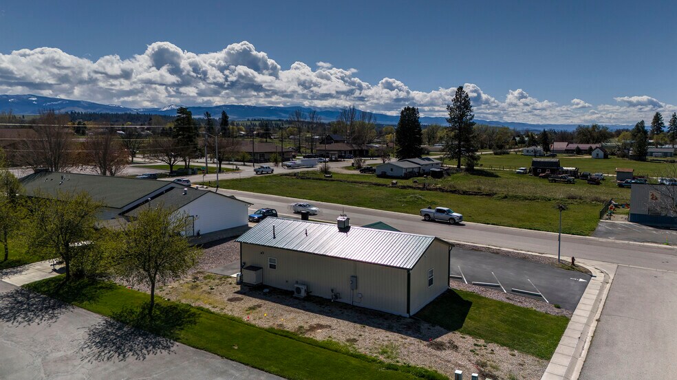 More Photos Of 115 Valley View St, Stevensville Restaurant For Sale