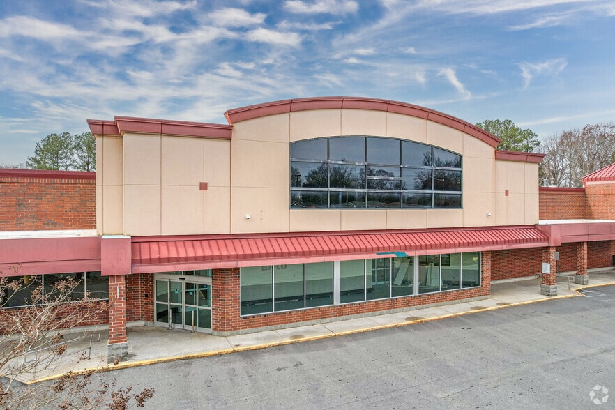 More Photos Of 1925-1955 Davis Park Rd, Gastonia General Retail For Sale