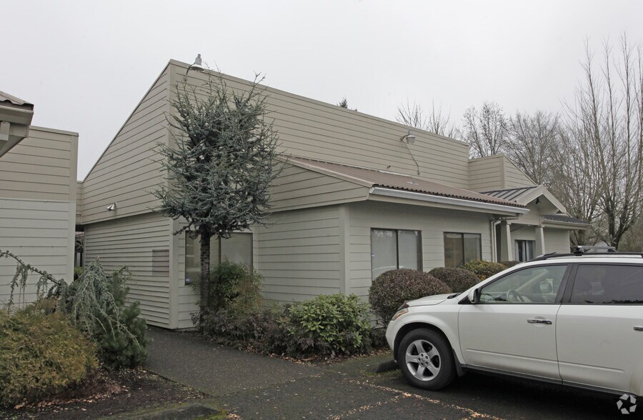 More Photos Of 17175 SW Tualatin Valley Hwy, Beaverton Medical For Lease