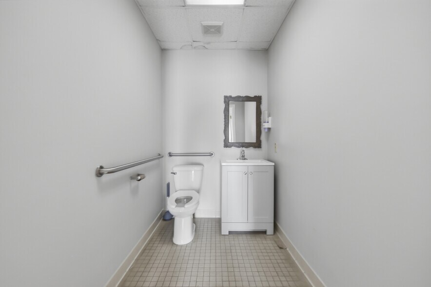 More Photos Of 2303 Pruden Blvd, Suffolk Healthcare For Sale