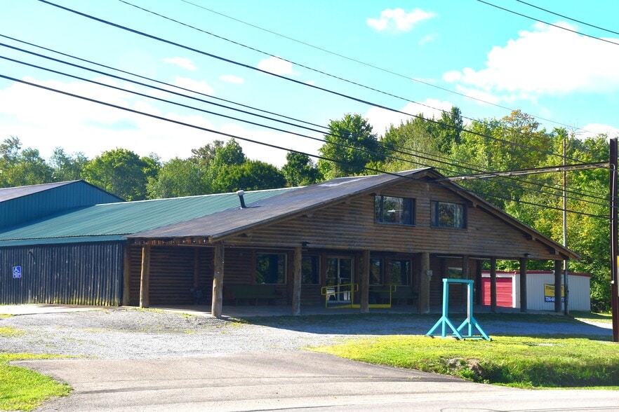 Primary Photo Of 138 Chestnut St, Marienville General Retail For Sale