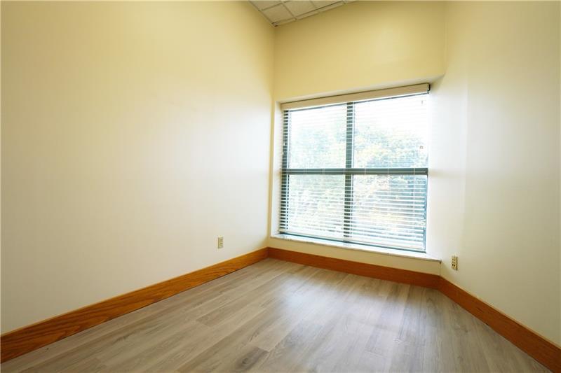 More Photos Of 10431 Perry Hwy, Wexford Office For Sale
