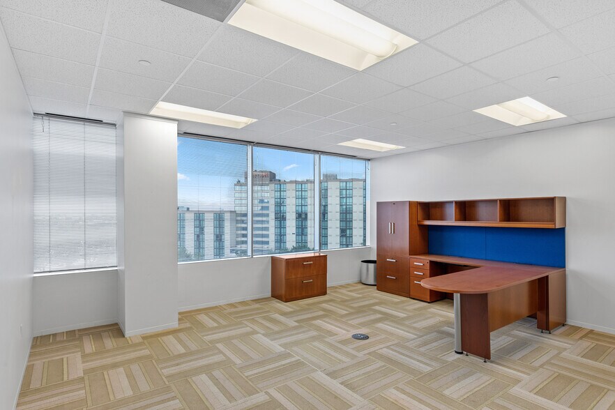 More Photos Of 16666 Northchase Dr, Houston Office For Lease