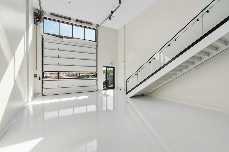 More Photos Of 8001 Circuit of the Americas Blvd, Del Valle Showroom For Sale