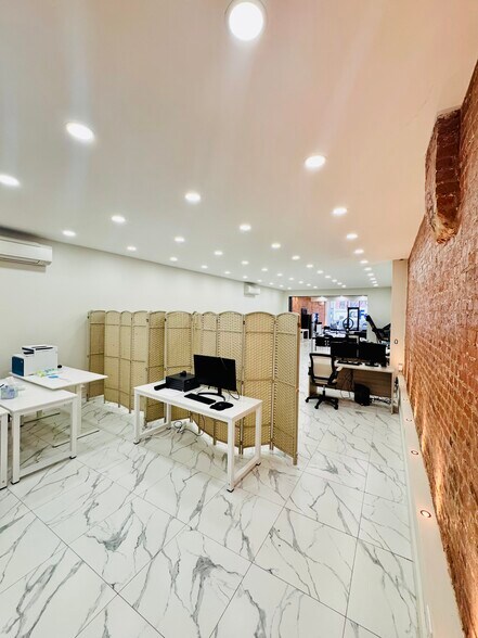 More Photos Of 870 Dekalb Ave, Brooklyn Apartments For Lease