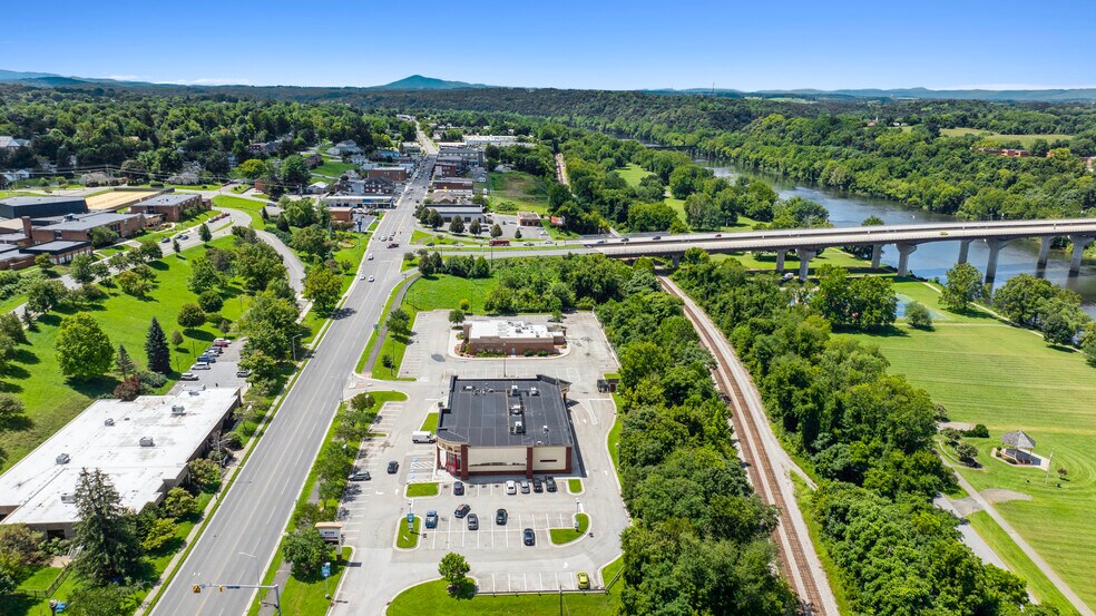 More Photos Of 31 W Main St, Radford Drugstore For Sale