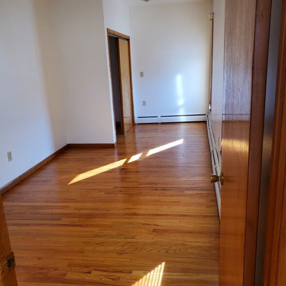 More Photos Of 65-67 Watervliet Ave, Albany Apartments For Lease