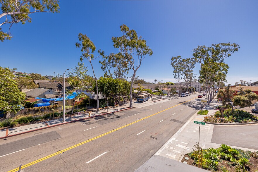 More Photos Of 410 Broadway St, Laguna Beach Office For Sale