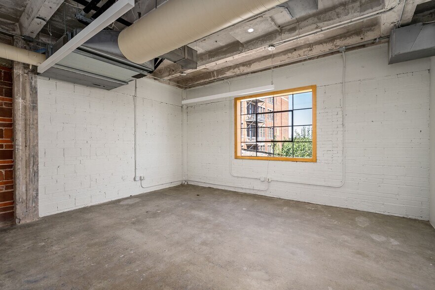 More Photos Of 1701 Commerce St, Houston Loft Creative Space For Lease