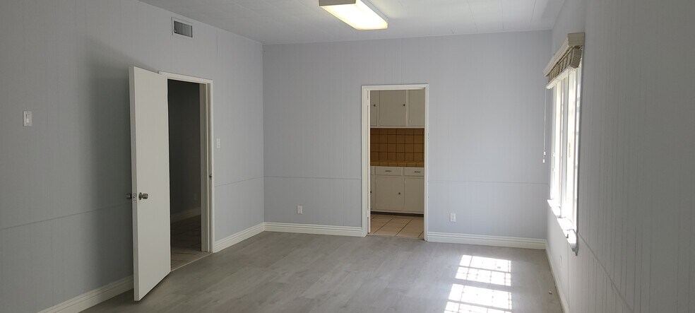 More Photos Of 7021 Seville Ave, Huntington Park Medical For Lease