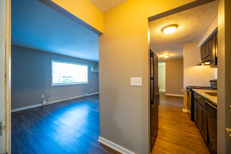 More Photos Of 1615 E 29th St, Lorain Apartments For Sale