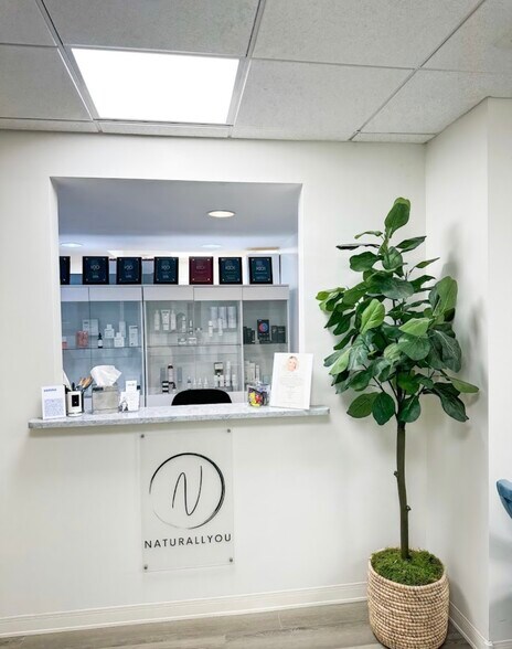 More Photos Of 31 River Rd, Greenwich Medical For Lease