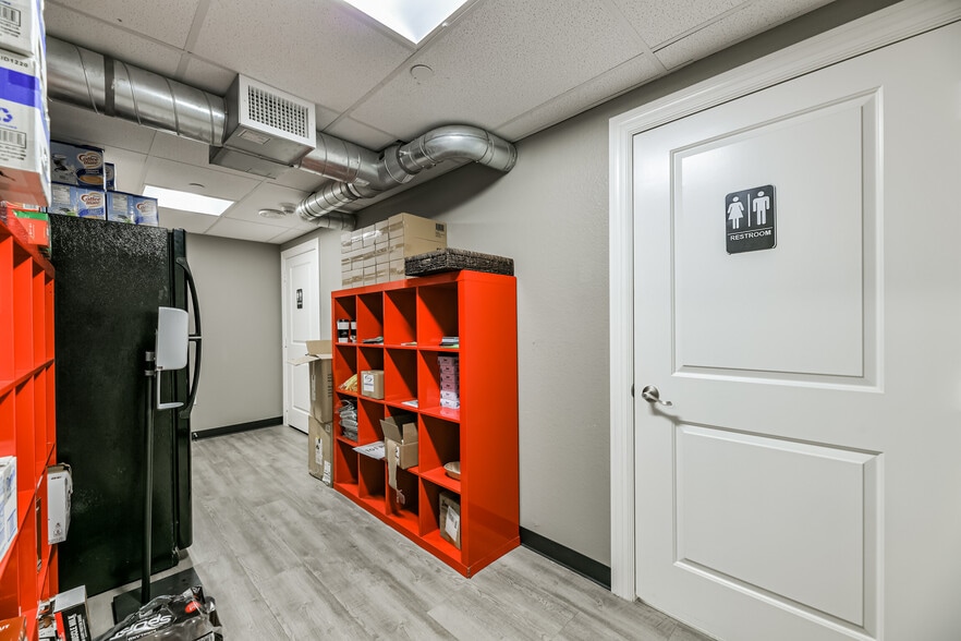 More Photos Of 1222 W Main St, Tomball Religious Facility For Sale