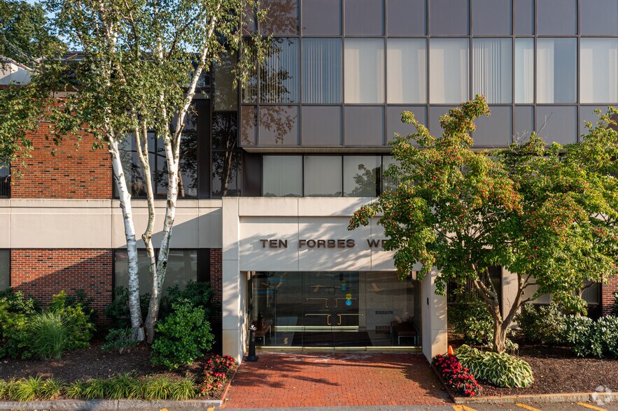 More Photos Of 10 Forbes Rd, Braintree Office For Lease