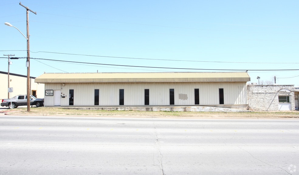 More Photos Of 601 Riverside Dr, Fort Worth Freestanding For Sale