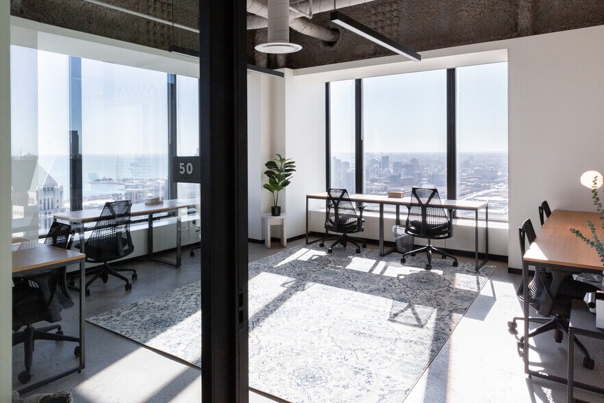 More Photos Of 233 S Wacker Dr, Chicago Coworking Space