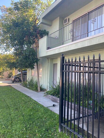 More Photos Of 10940 Hesby St, North Hollywood Apartments For Sale