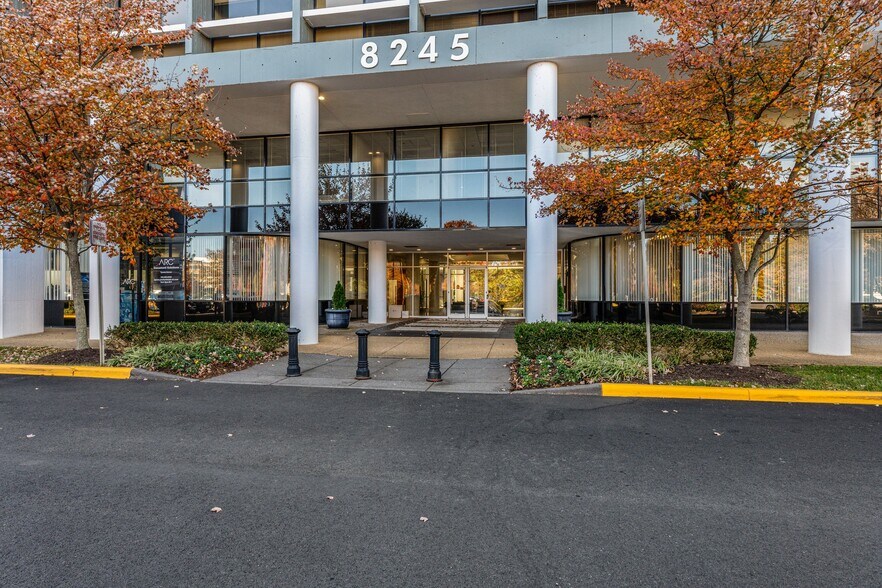 More Photos Of 8229 Boone Blvd, Vienna Unknown For Lease