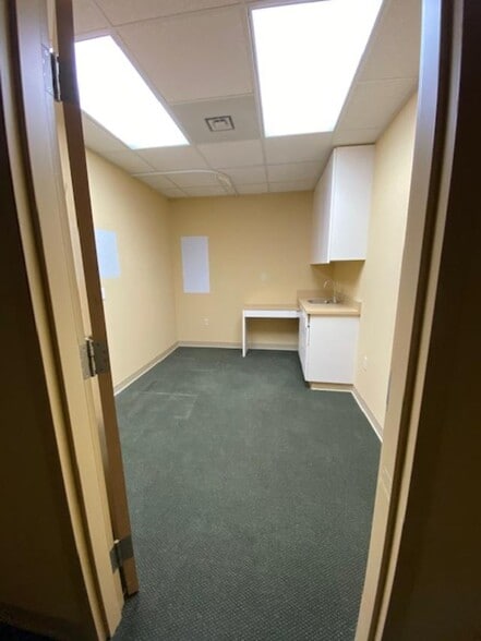 More Photos Of 705 Breedlove Dr, Monroe Medical For Lease