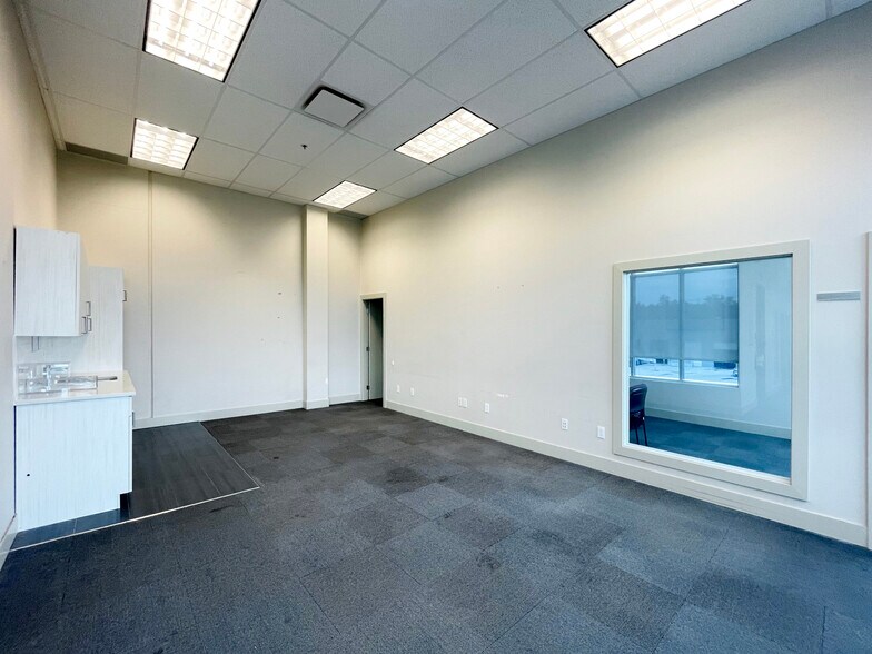 More Photos Of 1658 Industrial Ave, Port Coquitlam Warehouse For Sale