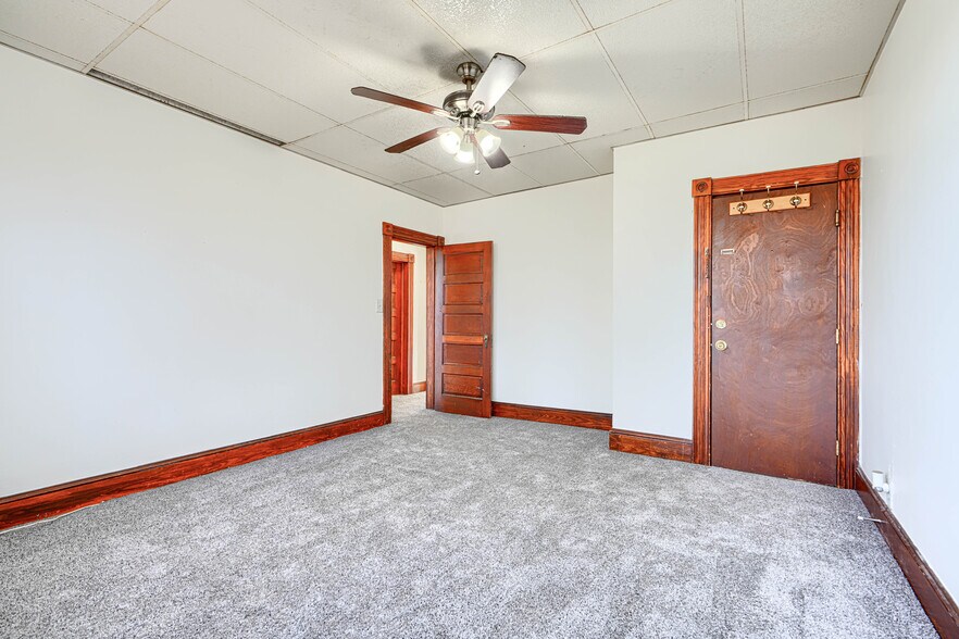 More Photos Of 10-14 E Overlea Ave, Baltimore Apartments For Sale