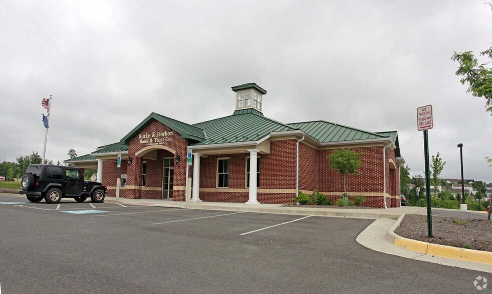 More Photos Of 17119 Wayside Dr, Dumfries General Retail For Sale