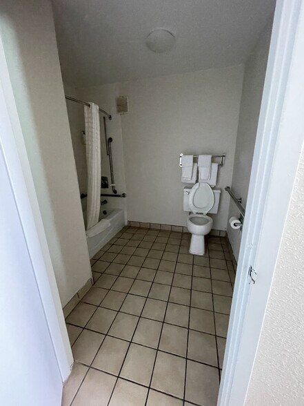 More Photos Of 3100 Arendell St, Morehead City Hospitality For Sale