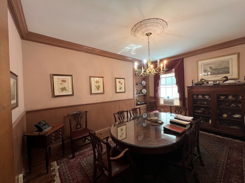 More Photos Of 25 W Courtland St, Bel Air Office For Lease