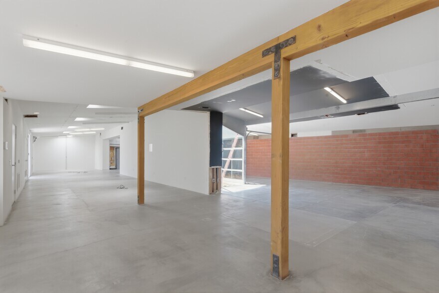 More Photos Of 3958 Ince Blvd, Culver City Loft Creative Space For Lease