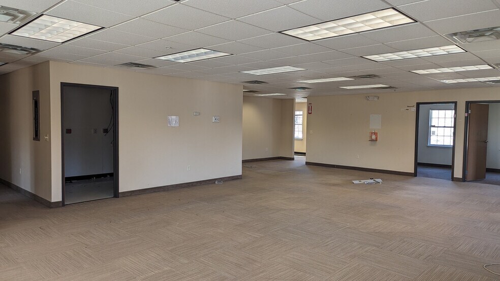 More Photos Of 7 Industrial Rd, Pequannock Office For Sale