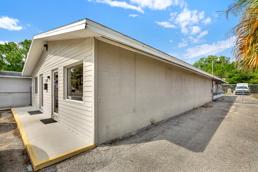 More Photos Of 648 S Commerce Ave, Sebring Freestanding For Sale