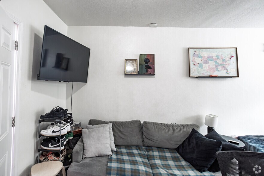 More Photos Of 509 Hyde Park Pl, Inglewood Apartments For Sale