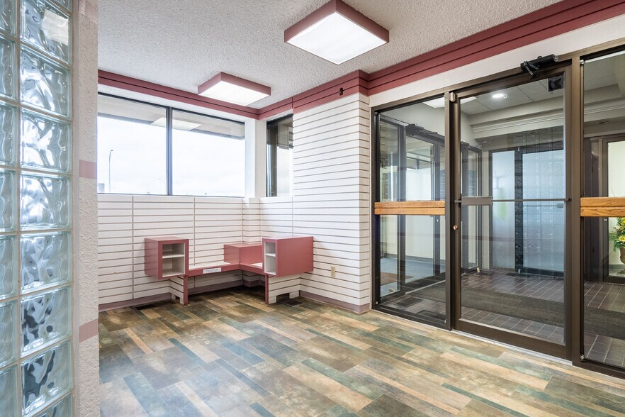 More Photos Of 6209 44 St, Lloydminster Office For Lease