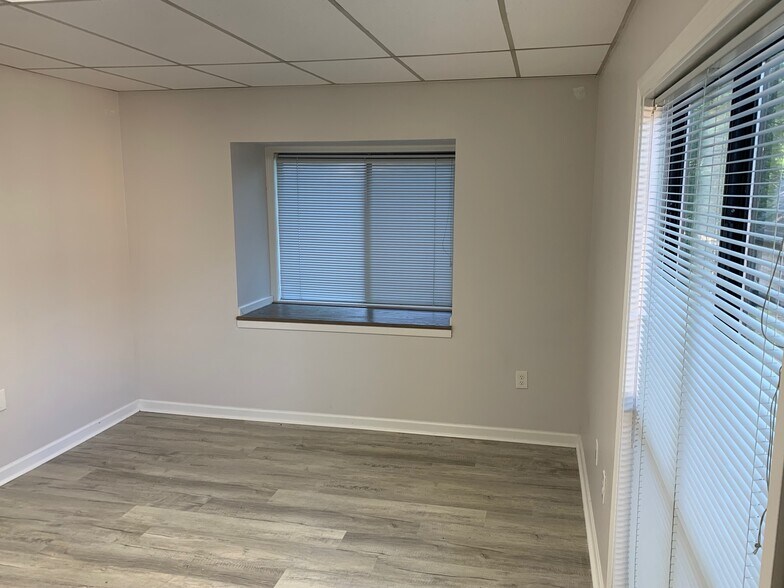 More Photos Of 875 Old Roswell Rd, Suite C-200, Roswell Office For Lease