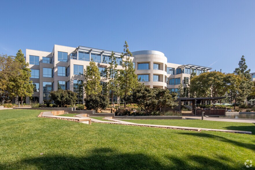 More Photos Of 4445 Eastgate Mall, San Diego Coworking Space