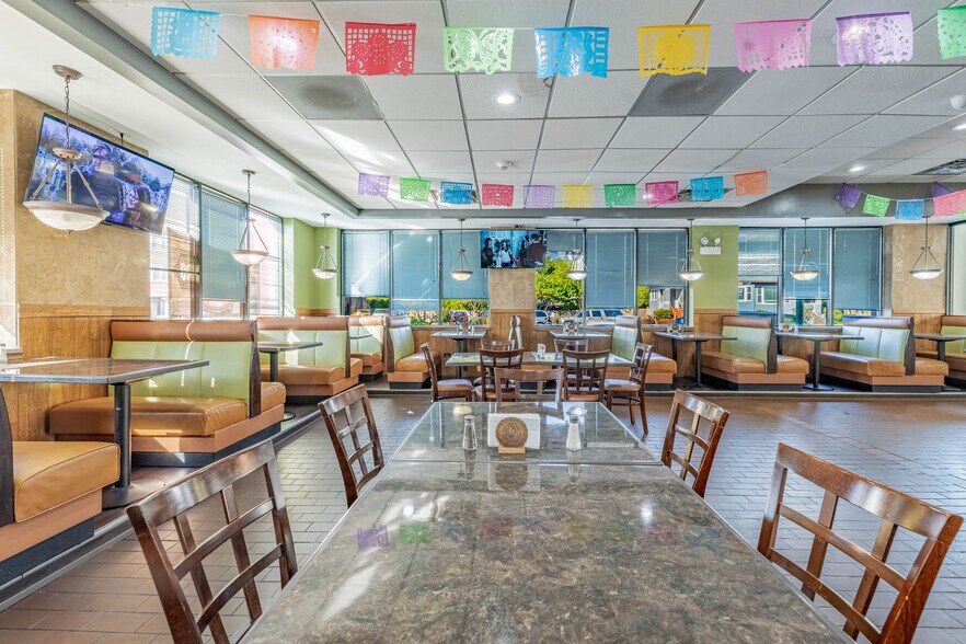 More Photos Of 3205 S Harlem Ave, Berwyn Fast Food For Sale