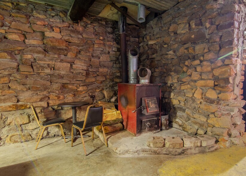 More Photos Of 18400 E B Hwy, Sheldon Flex For Sale