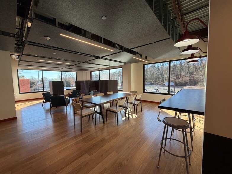 More Photos Of 200 Pemberwick Rd, Greenwich Loft Creative Space For Lease