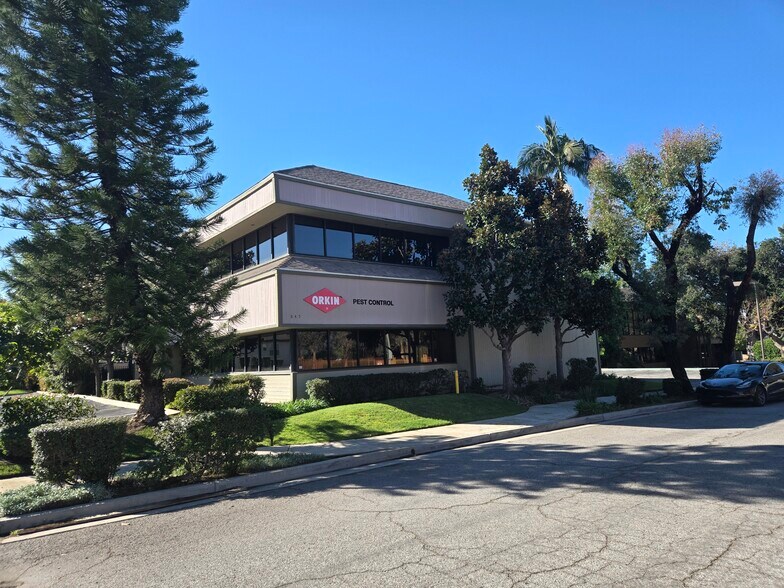 Primary Photo Of 845 S Oak Park Rd, Covina Office For Lease
