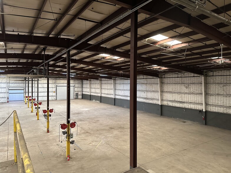 More Photos Of 4410 Wendell Dr SW, Atlanta Warehouse For Sale