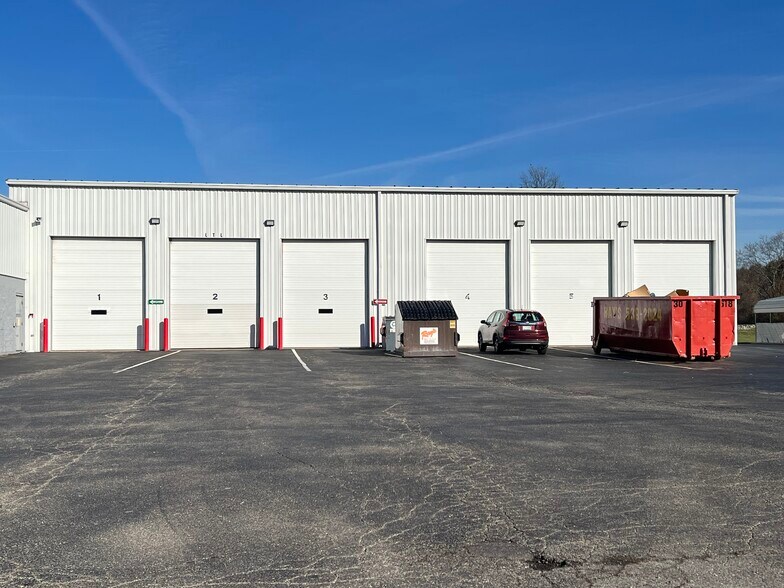 More Photos Of 4001 Methanol Ln, Indianapolis Warehouse For Lease