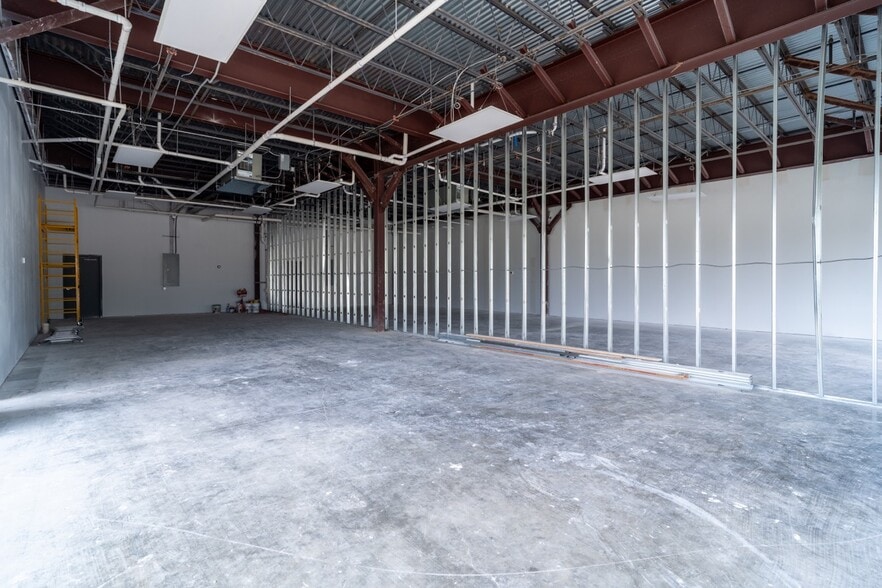 More Photos Of 4899 Highway 6, Missouri City Storefront Retail Office For Lease