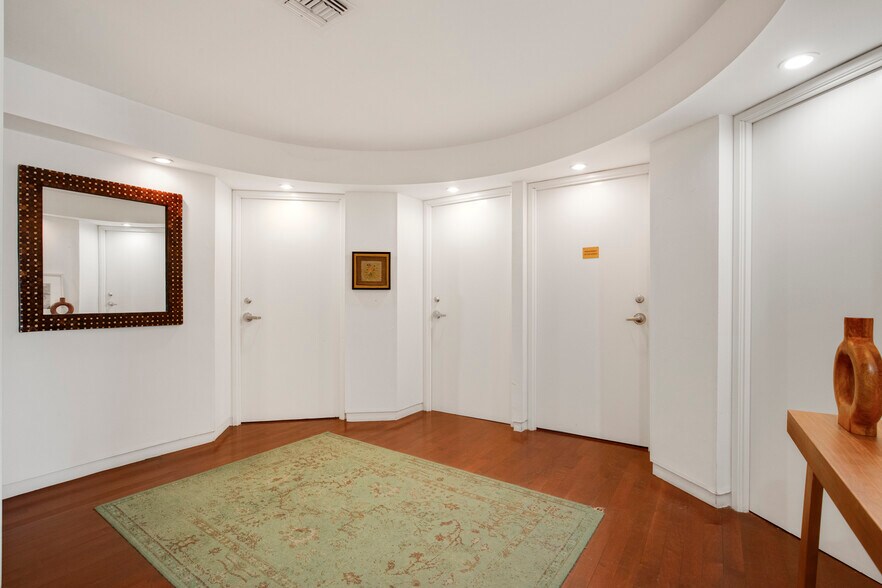 More Photos Of 1321 7th St, Santa Monica Office For Sale